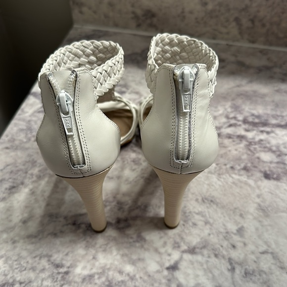 BCBGenerstion Preston heels size 7.5. White. - Picture 3 of 7